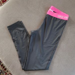 NIKE Women‘s Size XL Leggings